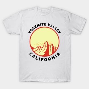 Yosemite Valley Ski Snowboard Mountain California Yosemite - Yosemite Valley California - Travel T-Shirt